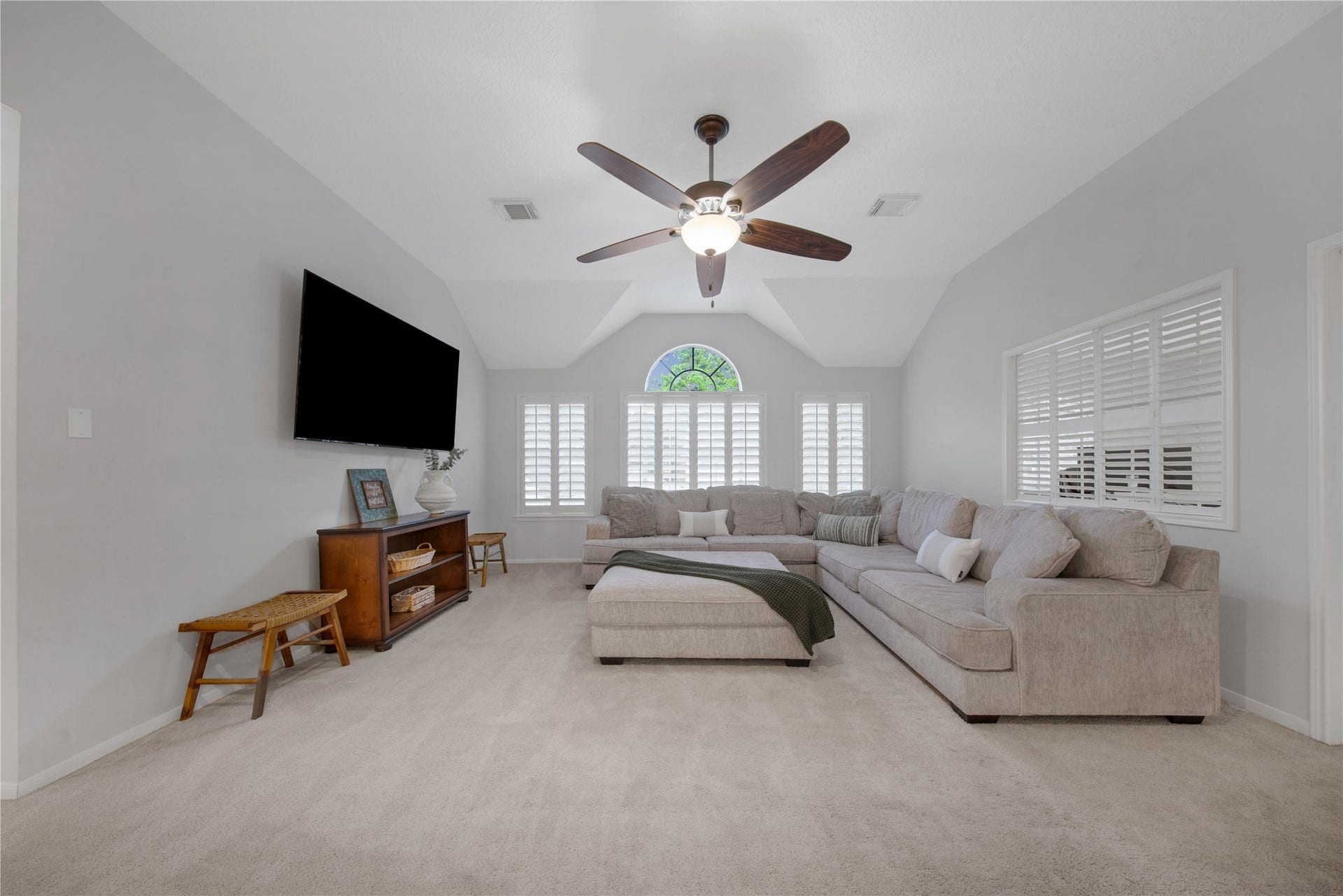 79 N Cochrans Green Circle, The Woodlands, TX 77381 79 N Cochrans Green Circle, The Woodlands, TX 77381