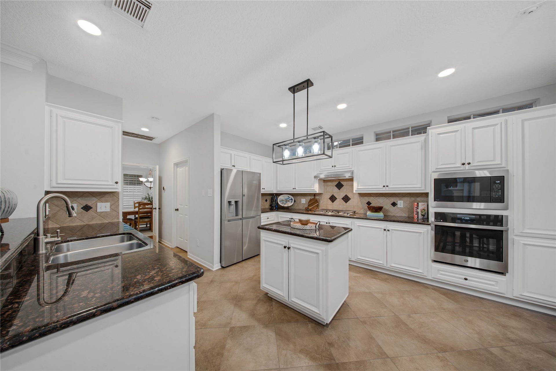 79 N Cochrans Green Circle, The Woodlands, TX 77381 79 N Cochrans Green Circle, The Woodlands, TX 77381