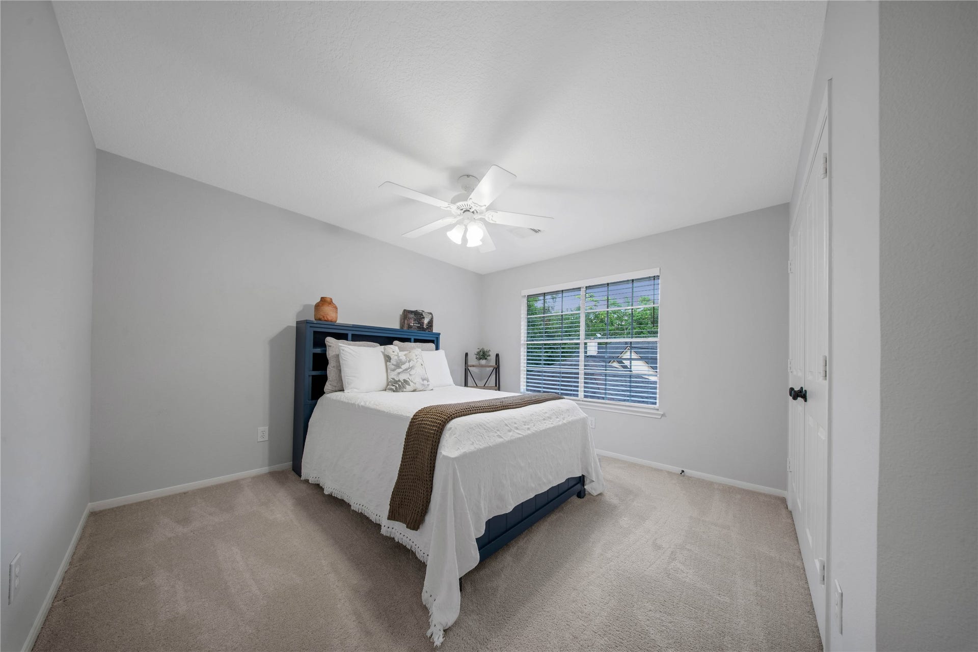 79 N Cochrans Green Circle, The Woodlands, TX 77381 79 N Cochrans Green Circle, The Woodlands, TX 77381