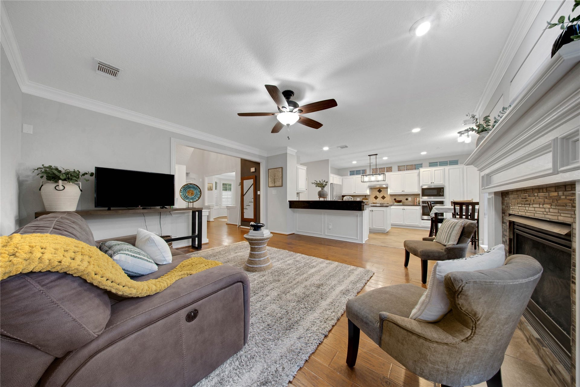 79 N Cochrans Green Circle, The Woodlands, TX 77381 79 N Cochrans Green Circle, The Woodlands, TX 77381