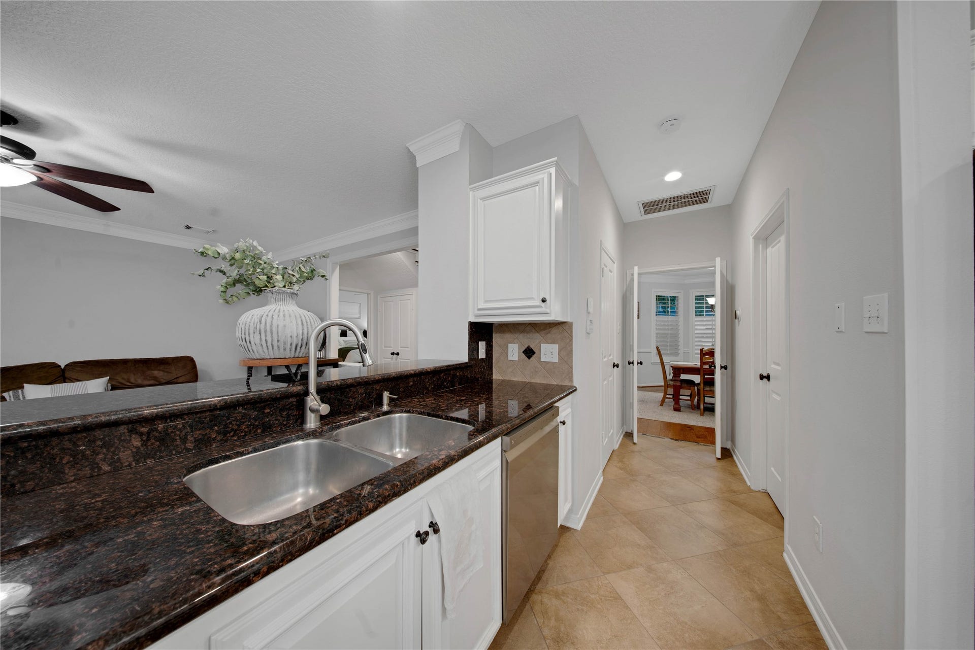 79 N Cochrans Green Circle, The Woodlands, TX 77381 79 N Cochrans Green Circle, The Woodlands, TX 77381