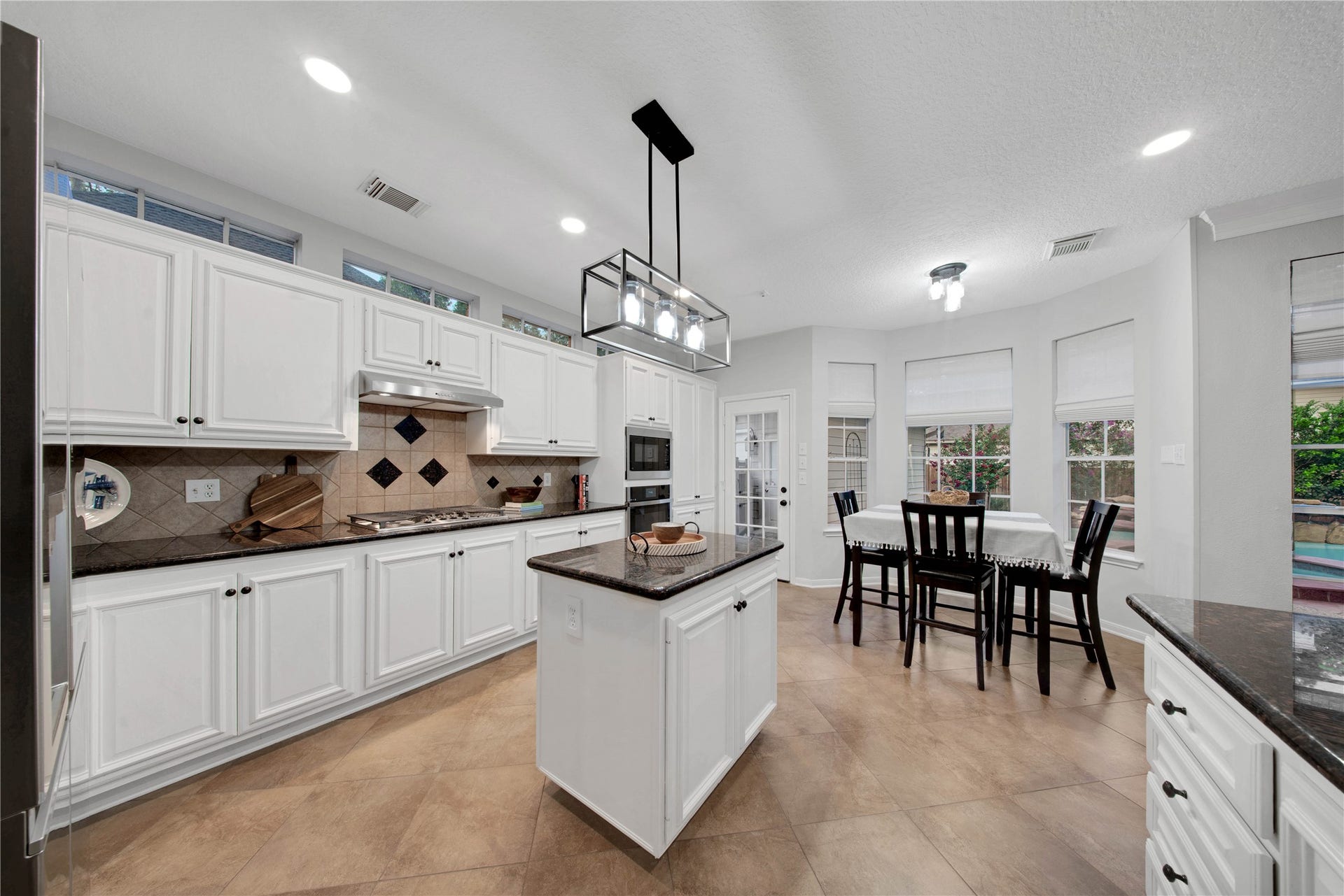 79 N Cochrans Green Circle, The Woodlands, TX 77381 79 N Cochrans Green Circle, The Woodlands, TX 77381