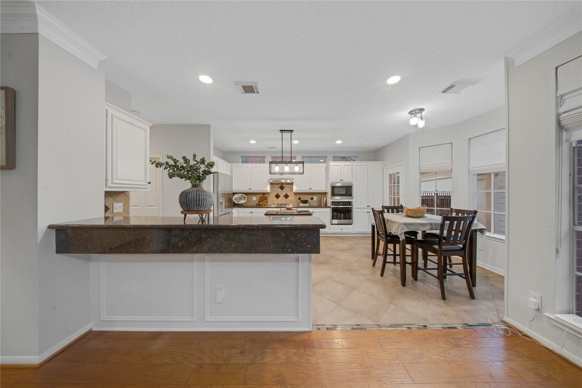 79 N Cochrans Green Circle, The Woodlands, TX 77381 79 N Cochrans Green Circle, The Woodlands, TX 77381