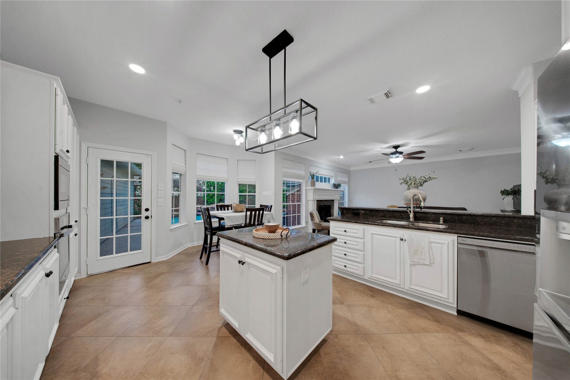 79 N Cochrans Green Circle, The Woodlands, TX 77381 79 N Cochrans Green Circle, The Woodlands, TX 77381