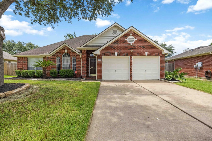 Property photo for 21703 Bay Palms Drive, Katy, TX