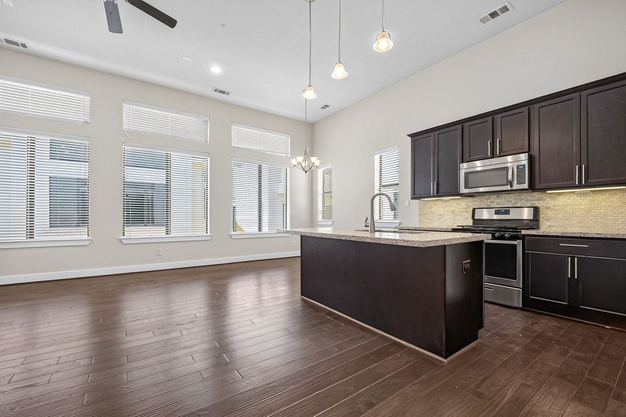40 N Hutcheson Street, Houston, TX 77003 40 N Hutcheson Street, Houston, TX 77003