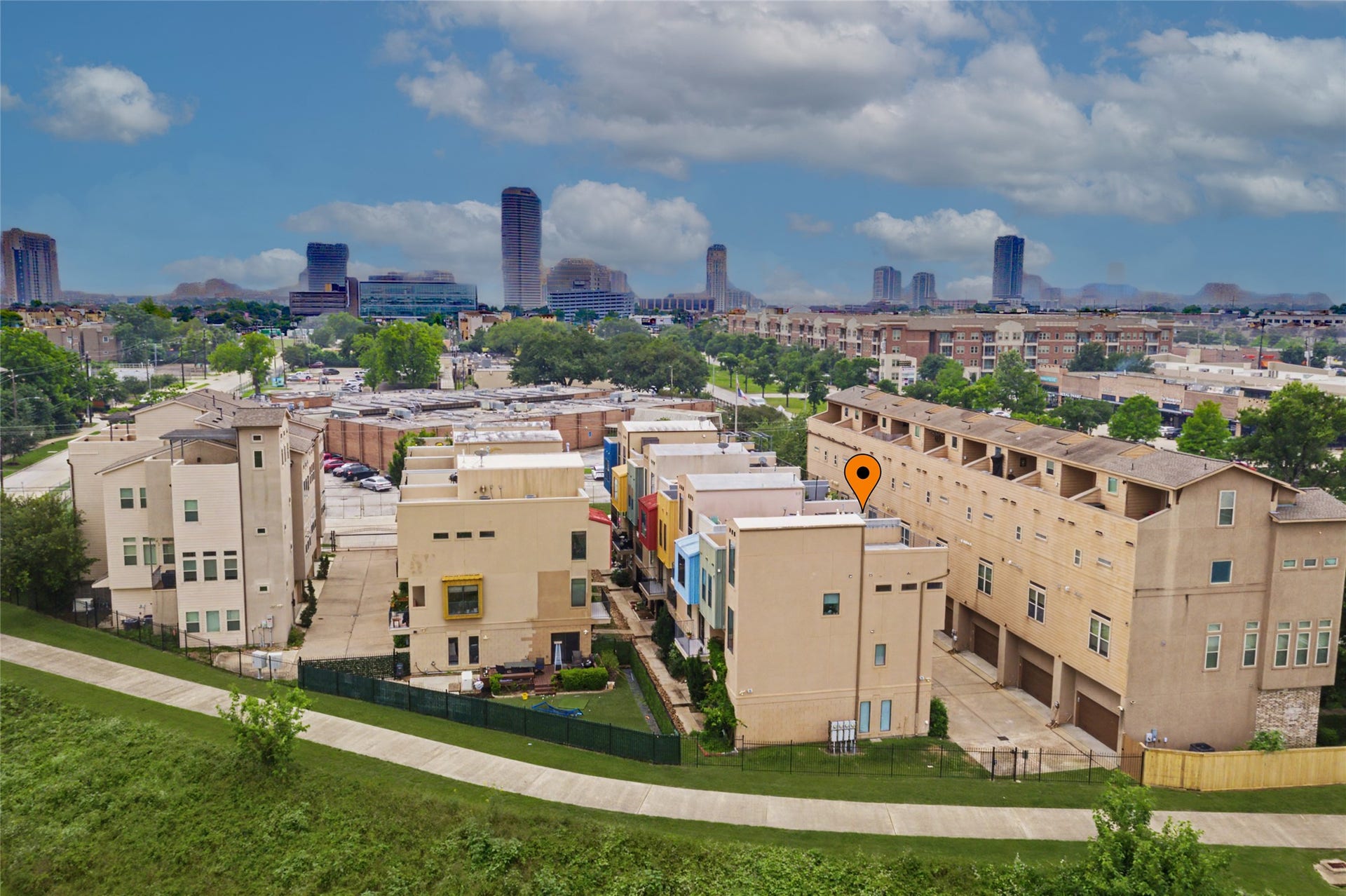 125 E 2nd Street, Houston, TX 77007 125 E 2nd Street, Houston, TX 77007