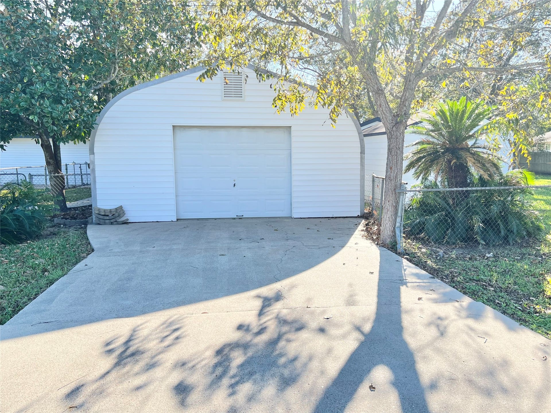 3806 Peck Street, Santa Fe, TX 77517 You can easily park at least 2 vehicles inside the Kwanza Hut if you don't want to use it as a workshop, additional parking included here on 1st St Too!