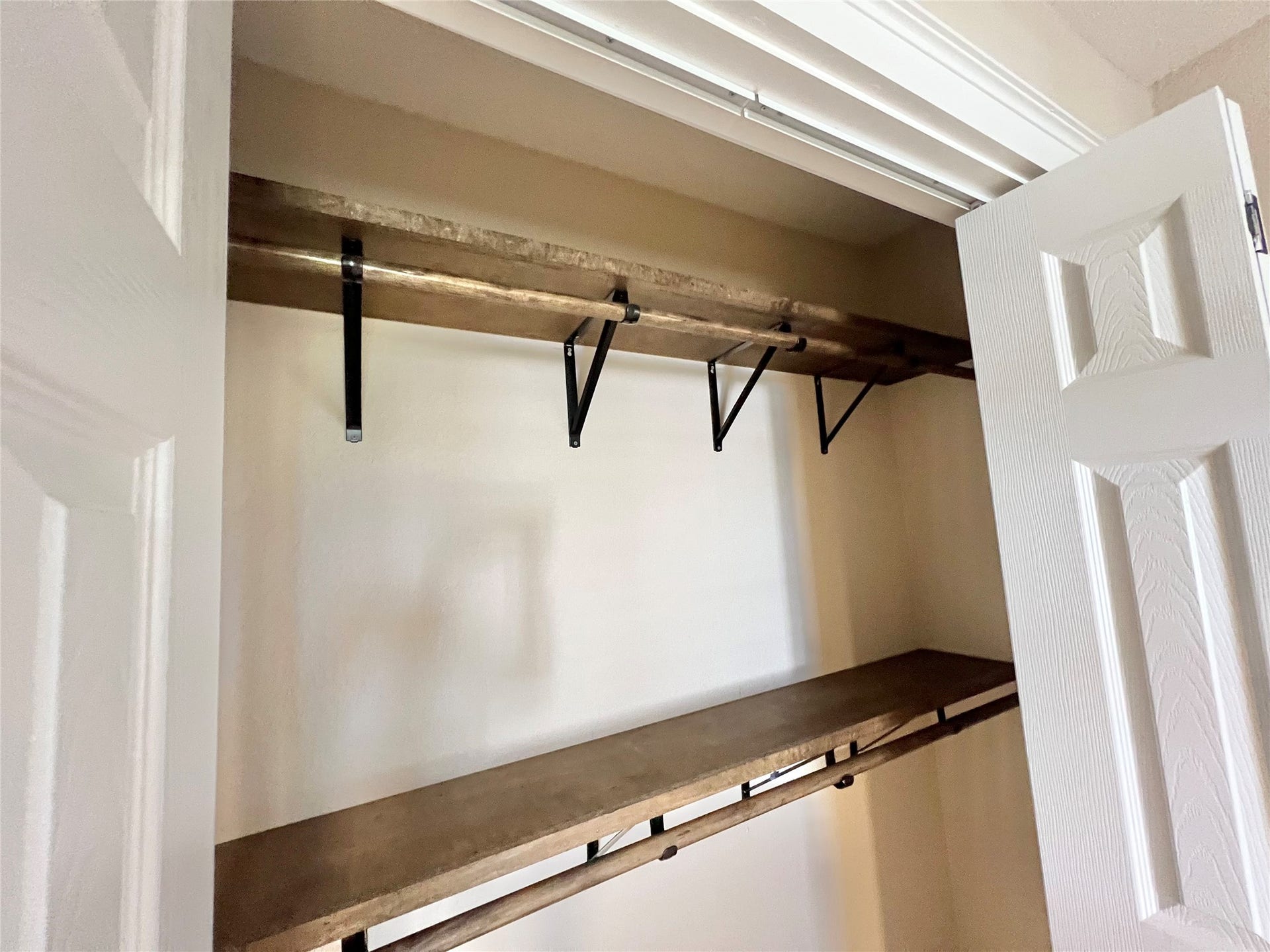 3806 Peck Street, Santa Fe, TX 77517 And again, with double decker hanging and shelves in closet.