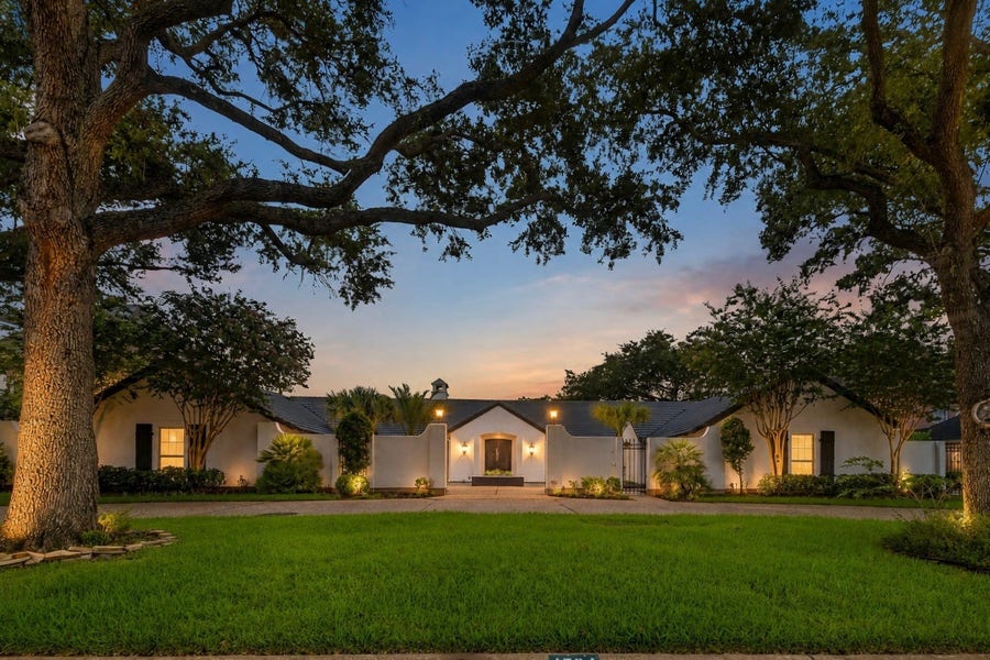 Property photo for 1534 David Searles Boulevard, Sugar Land, TX