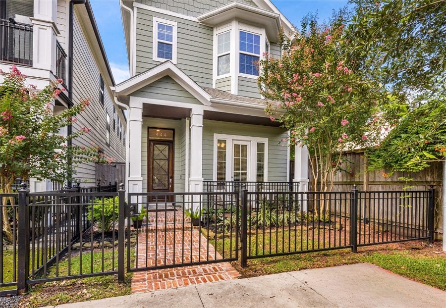 Property photo for 444 W 26th Street, Houston, TX