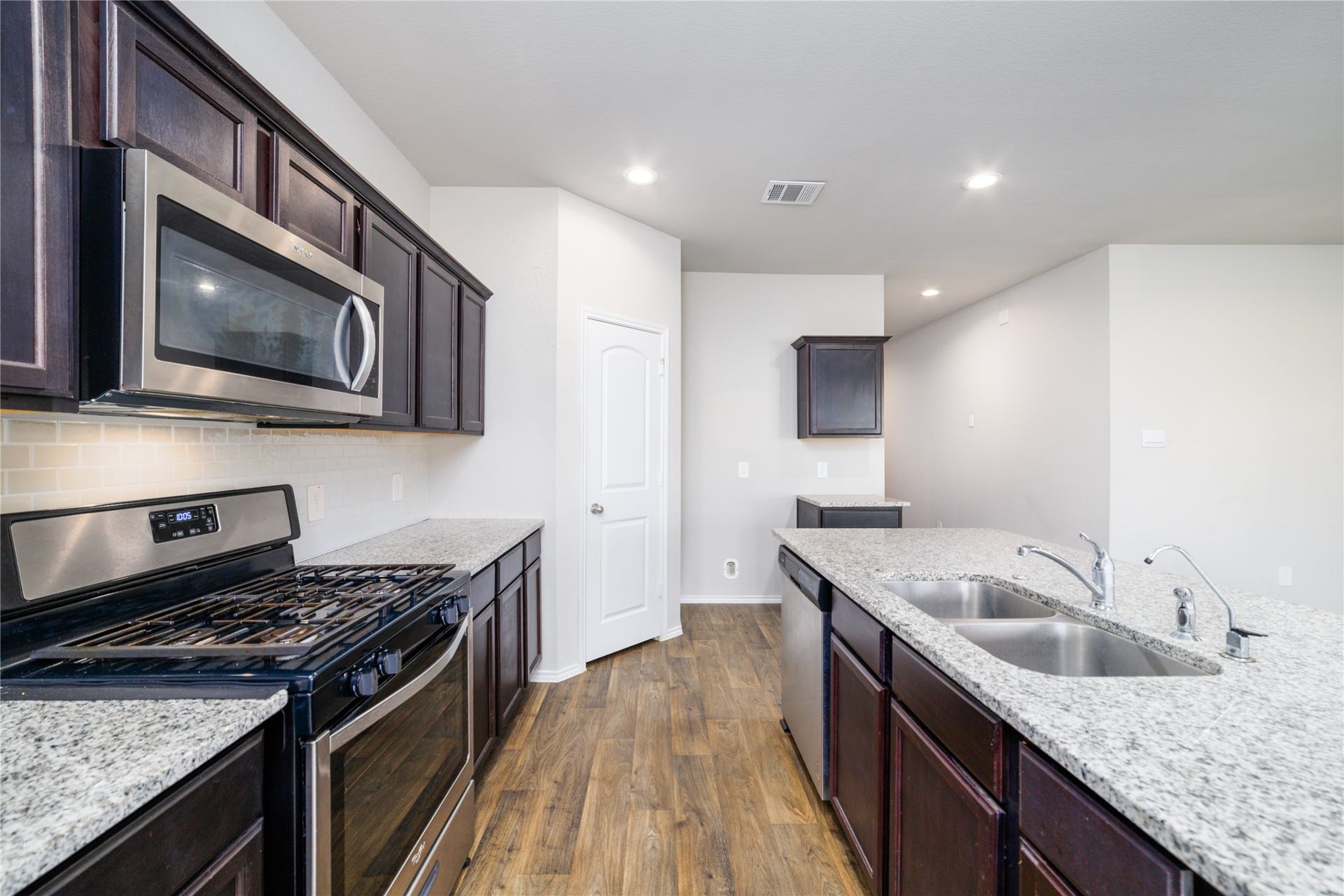 14880 Prickly Pear Cove, Magnolia, TX 77354 14880 Prickly Pear Cove, Magnolia, TX 77354