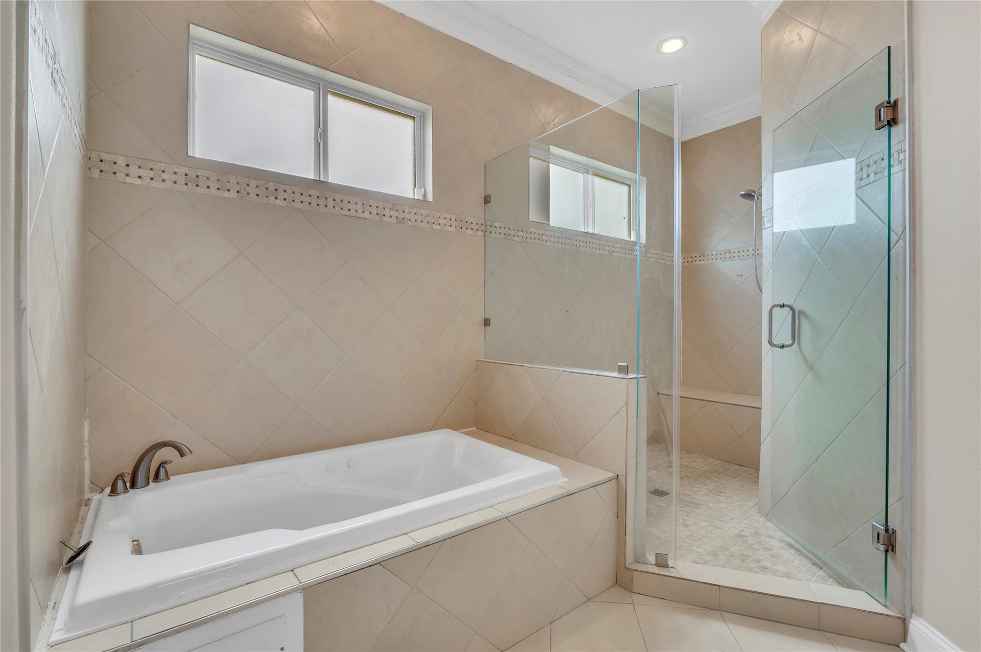 615 29th Street, San Leon, TX 77539 615 29th Street, San Leon, TX 77539