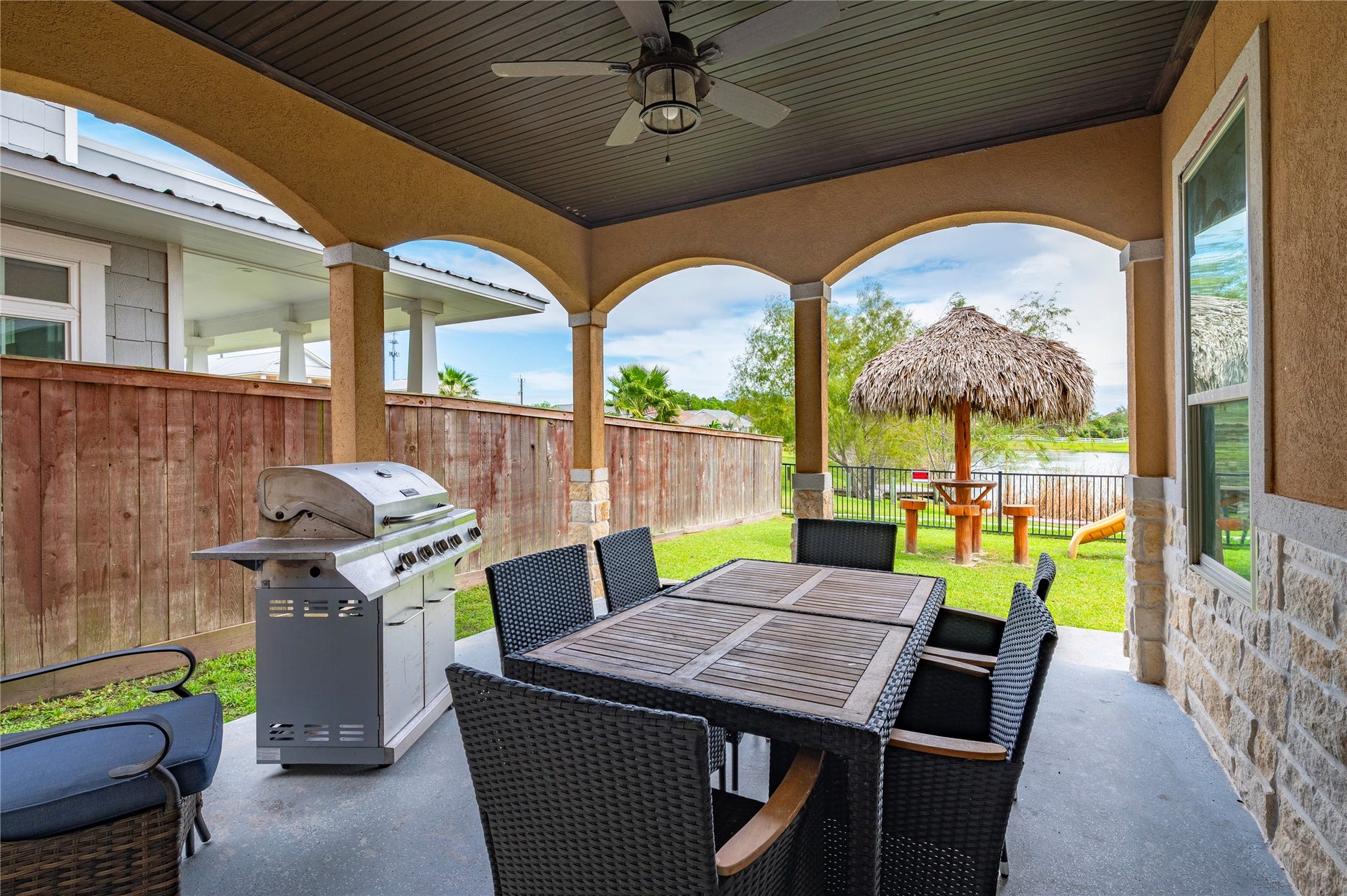 615 29th Street, San Leon, TX 77539 615 29th Street, San Leon, TX 77539