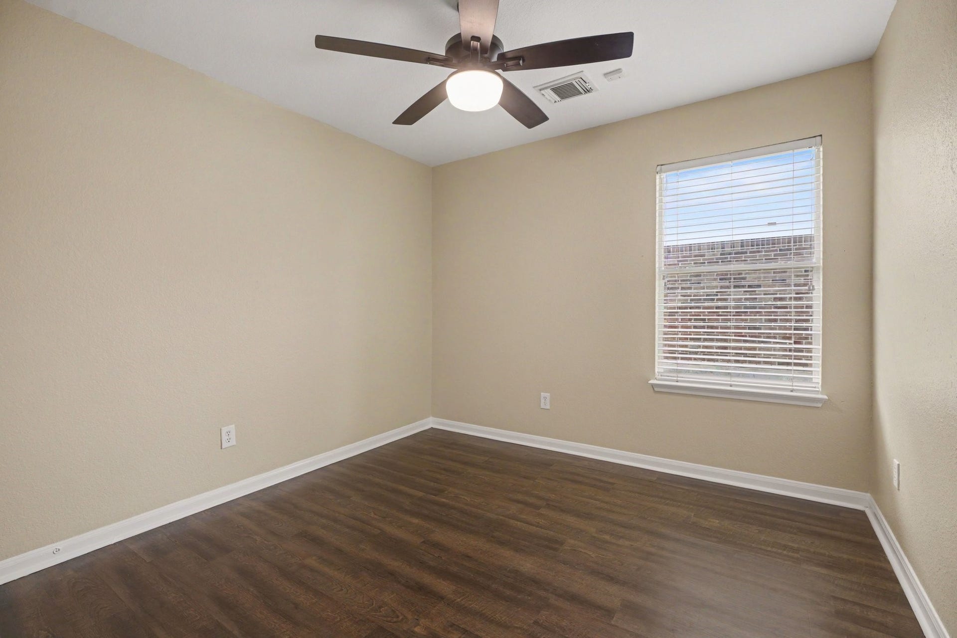 4750 Quiet Canyon Drive, Friendswood, TX 77546 Bedroom #1