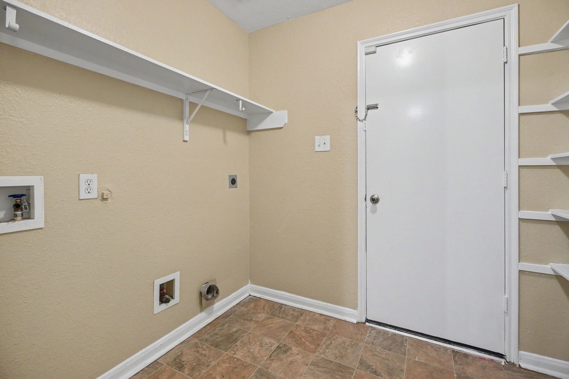 4750 Quiet Canyon Drive, Friendswood, TX 77546 4750 Quiet Canyon Drive, Friendswood, TX 77546