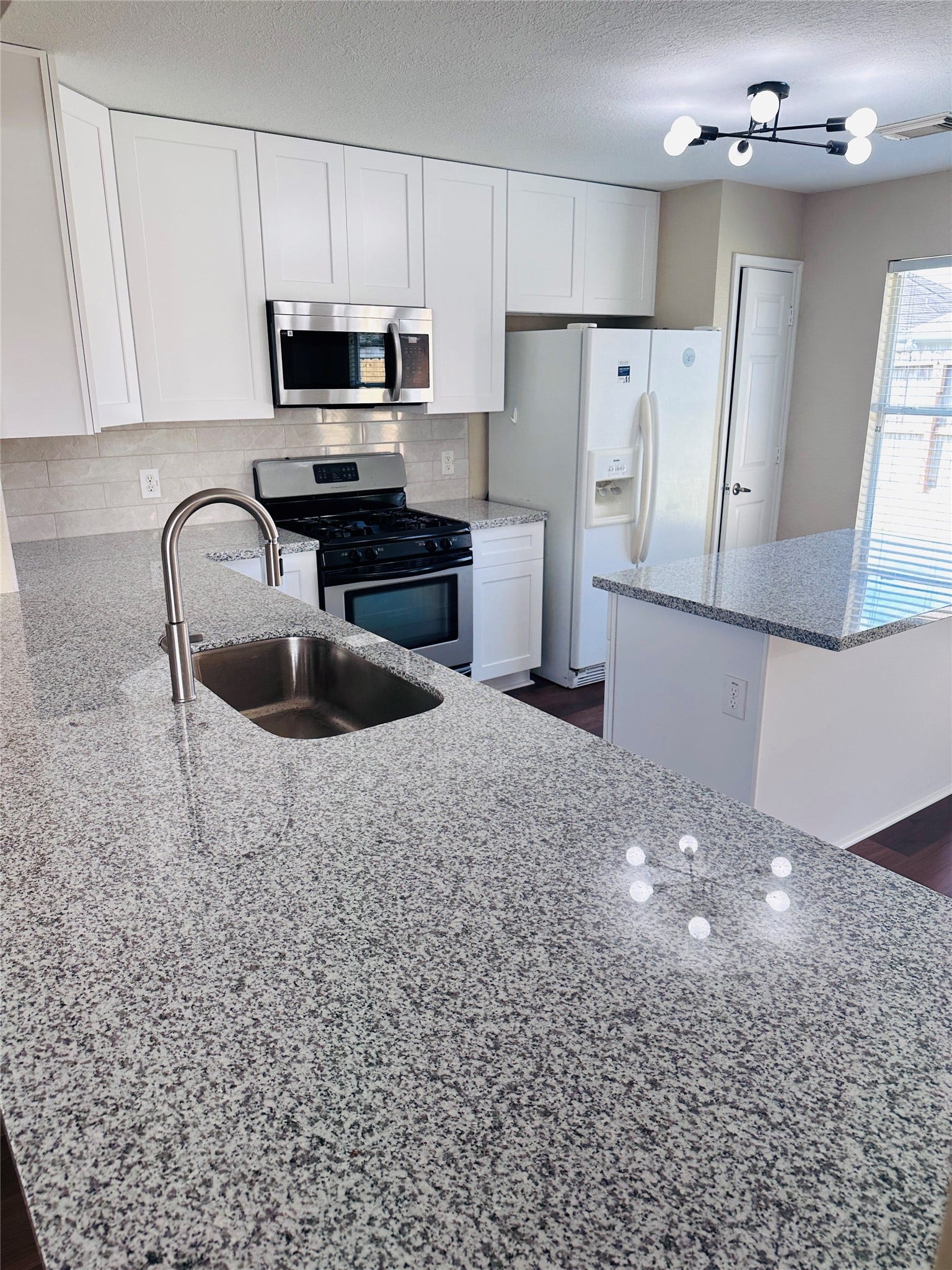 4750 Quiet Canyon Drive, Friendswood, TX 77546 4750 Quiet Canyon Drive, Friendswood, TX 77546