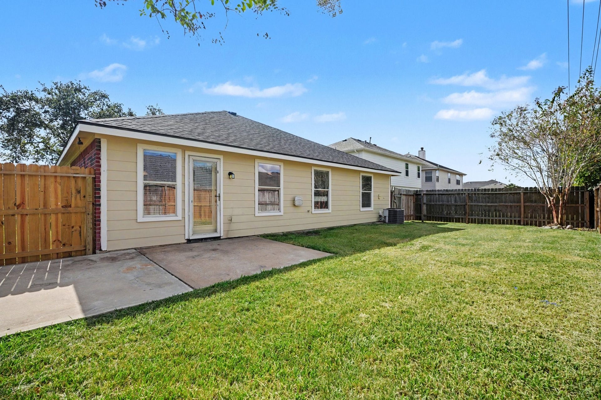 4750 Quiet Canyon Drive, Friendswood, TX 77546 Plenty of Room to Run!
