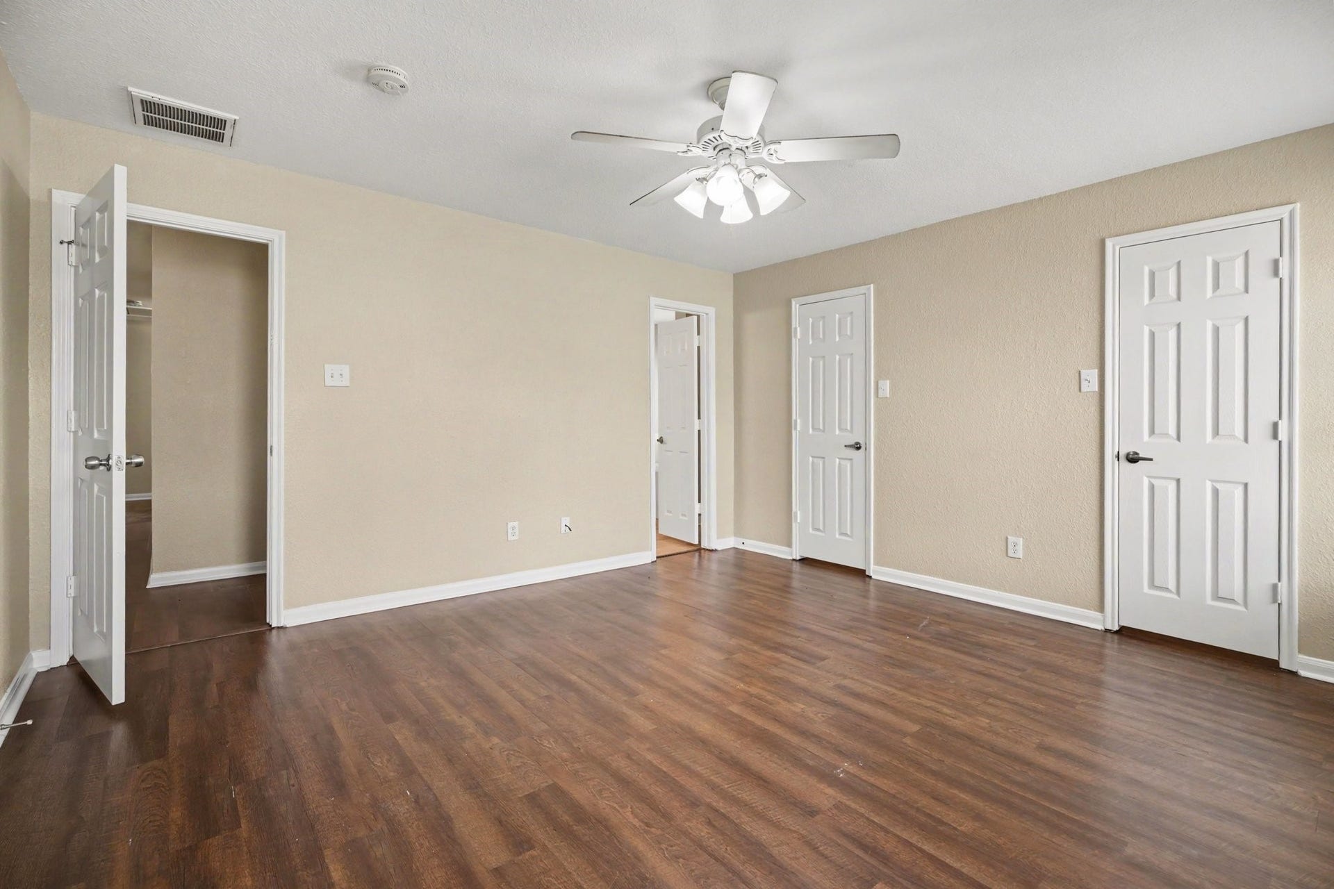 4750 Quiet Canyon Drive, Friendswood, TX 77546 Primary Bedroom W/En-Suite - Away From Other Bedrooms