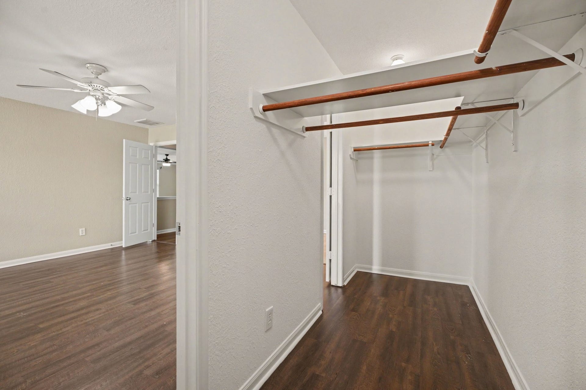 4750 Quiet Canyon Drive, Friendswood, TX 77546 Large Primary Closet