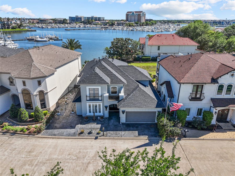 Property photo for 1511 Waterside Drive, League City, TX
