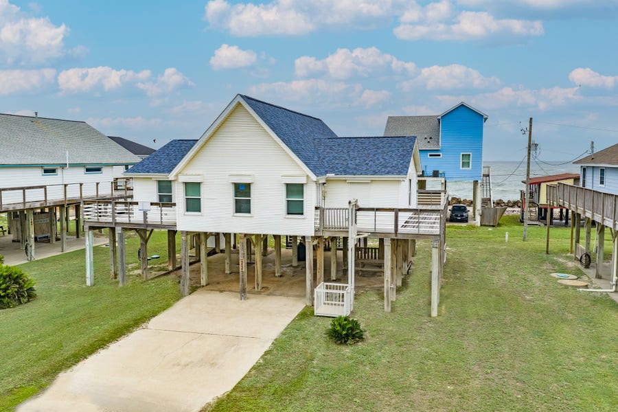 Property photo for 12922 Jolly Roger Drive, Freeport, TX