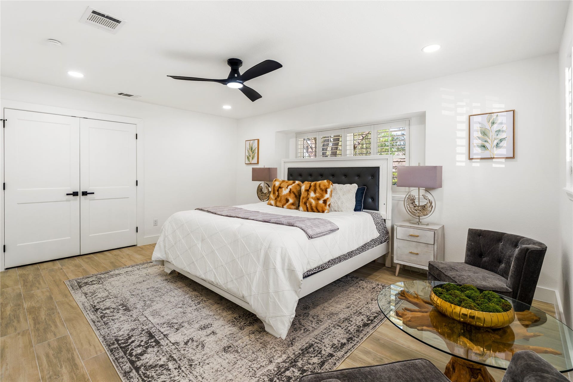 6203 Cheena Drive, Houston, TX 77096 Bright and comfortable primary bedroom with a generous layout and plenty of natural light.
