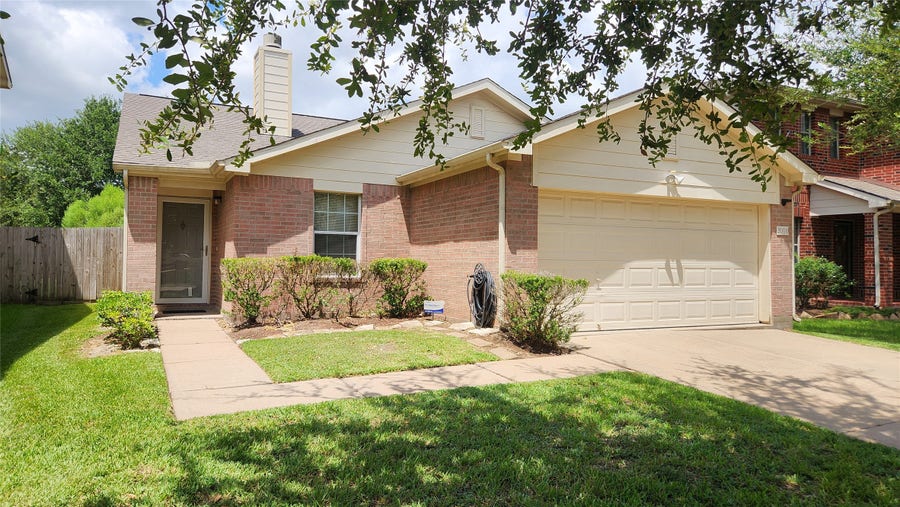 Property photo for 2010 Declaration Drive, Missouri City, TX