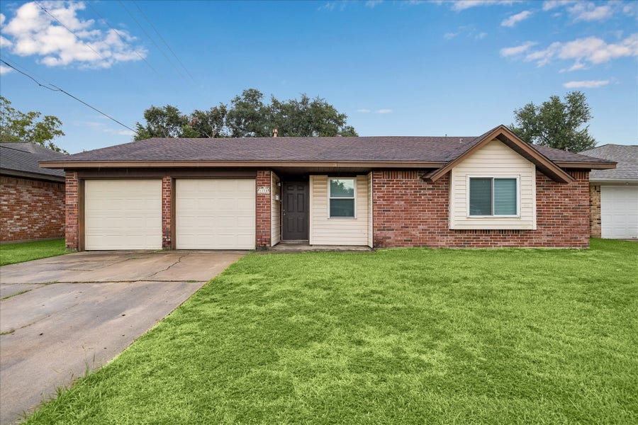 Property photo for 1110 E Rutgers Lane, Deer Park, TX