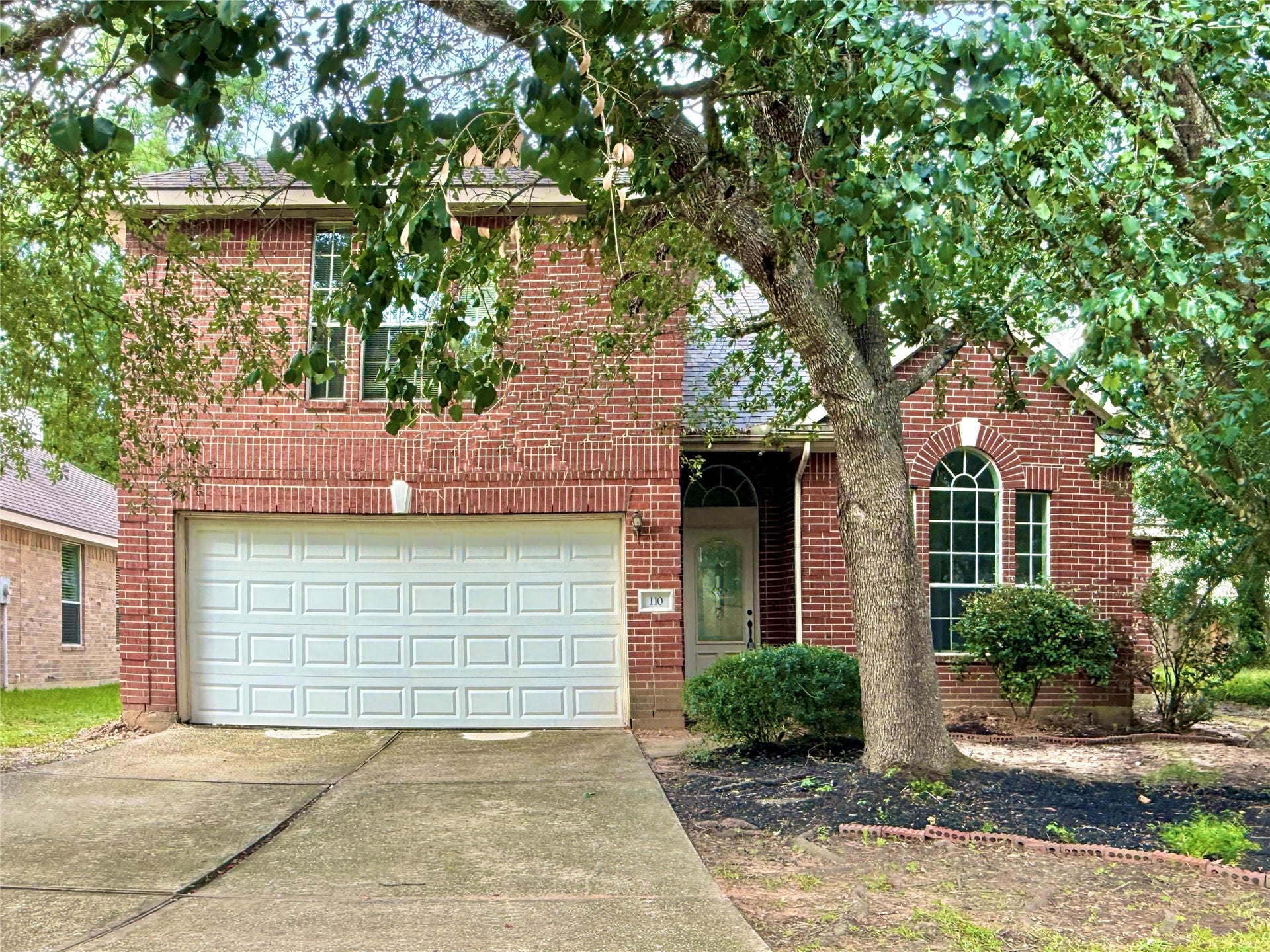 110 S Merryweather Circle, The Woodlands, TX 77384 110 S Merryweather Circle, The Woodlands, TX 77384