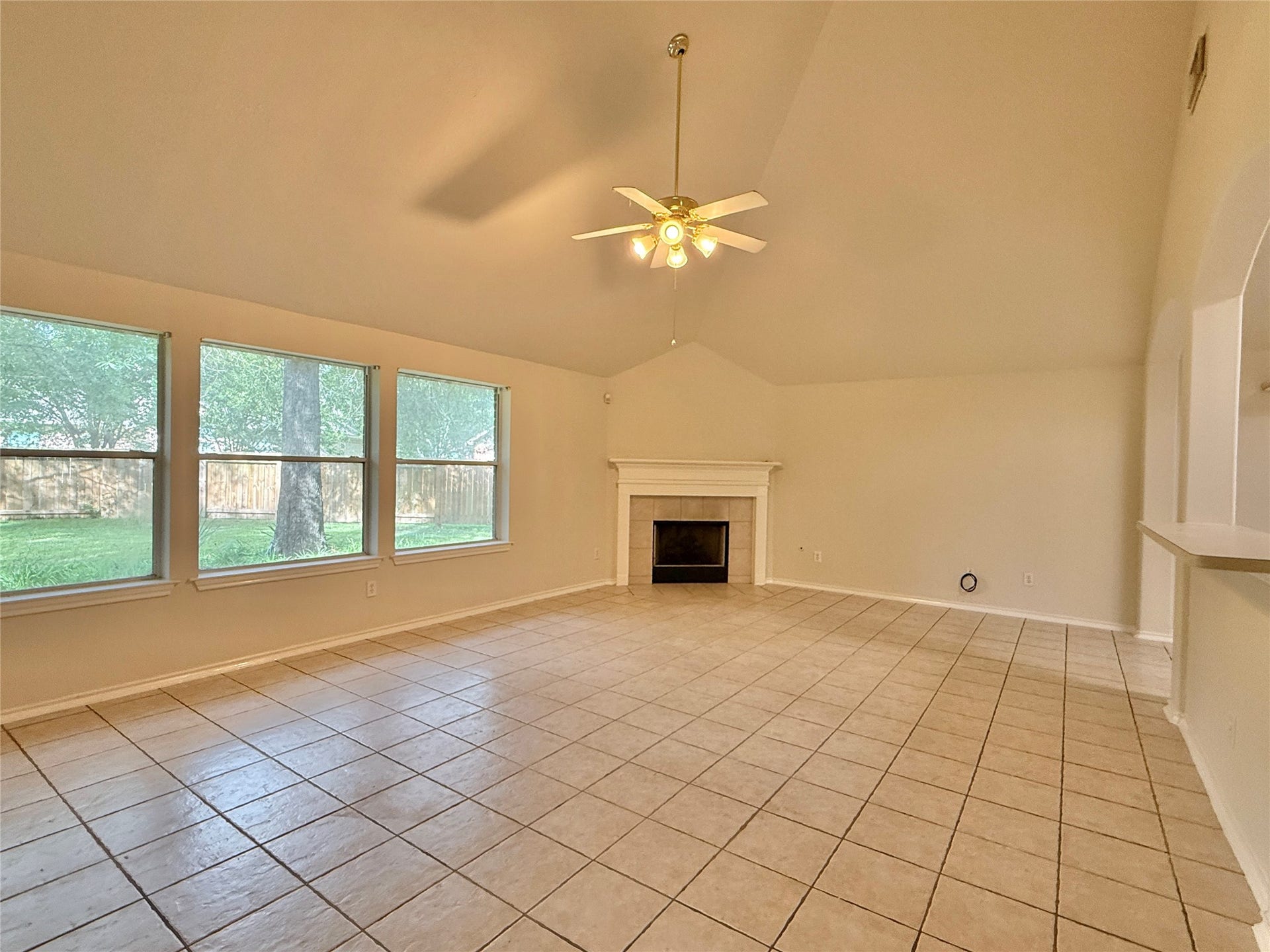 110 S Merryweather Circle, The Woodlands, TX 77384 110 S Merryweather Circle, The Woodlands, TX 77384