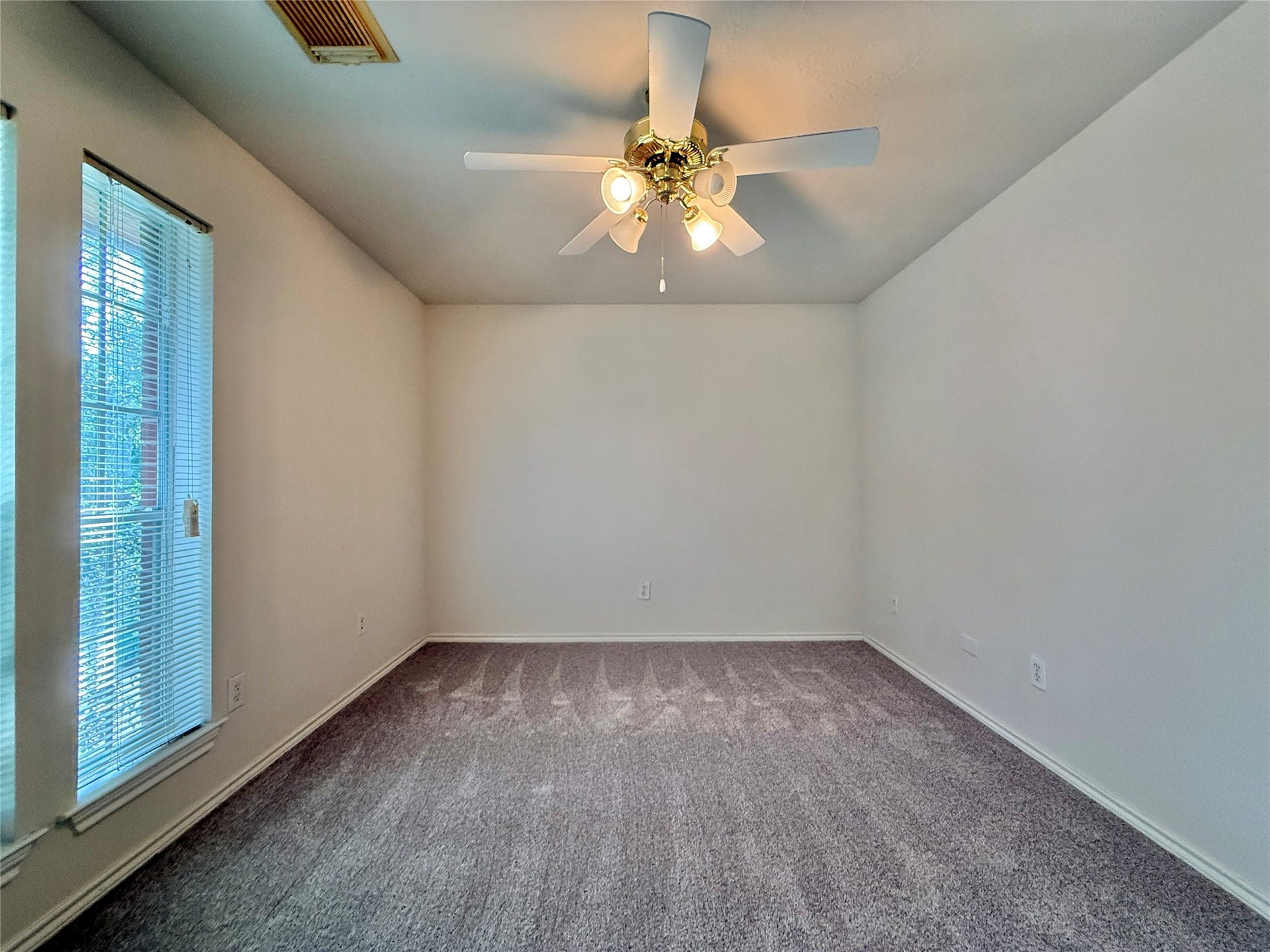 110 S Merryweather Circle, The Woodlands, TX 77384 110 S Merryweather Circle, The Woodlands, TX 77384
