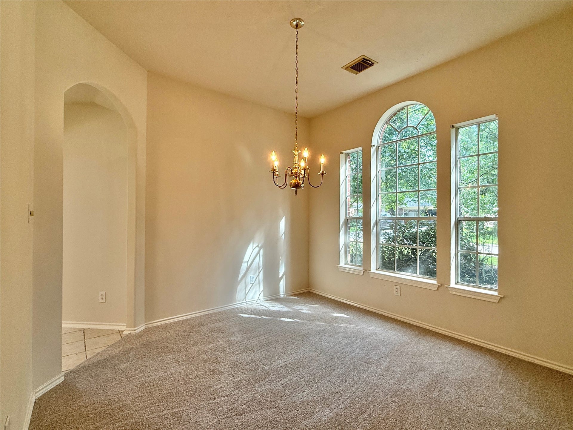 110 S Merryweather Circle, The Woodlands, TX 77384 110 S Merryweather Circle, The Woodlands, TX 77384