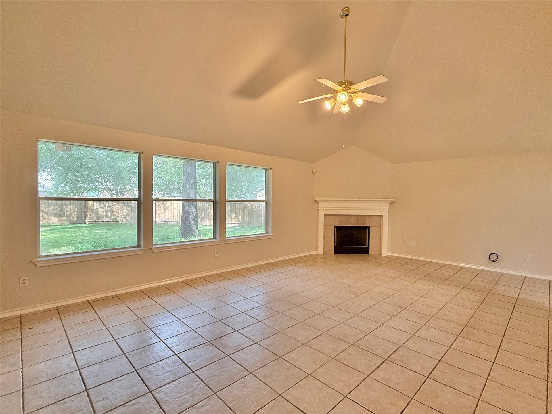 110 S Merryweather Circle, The Woodlands, TX 77384 110 S Merryweather Circle, The Woodlands, TX 77384