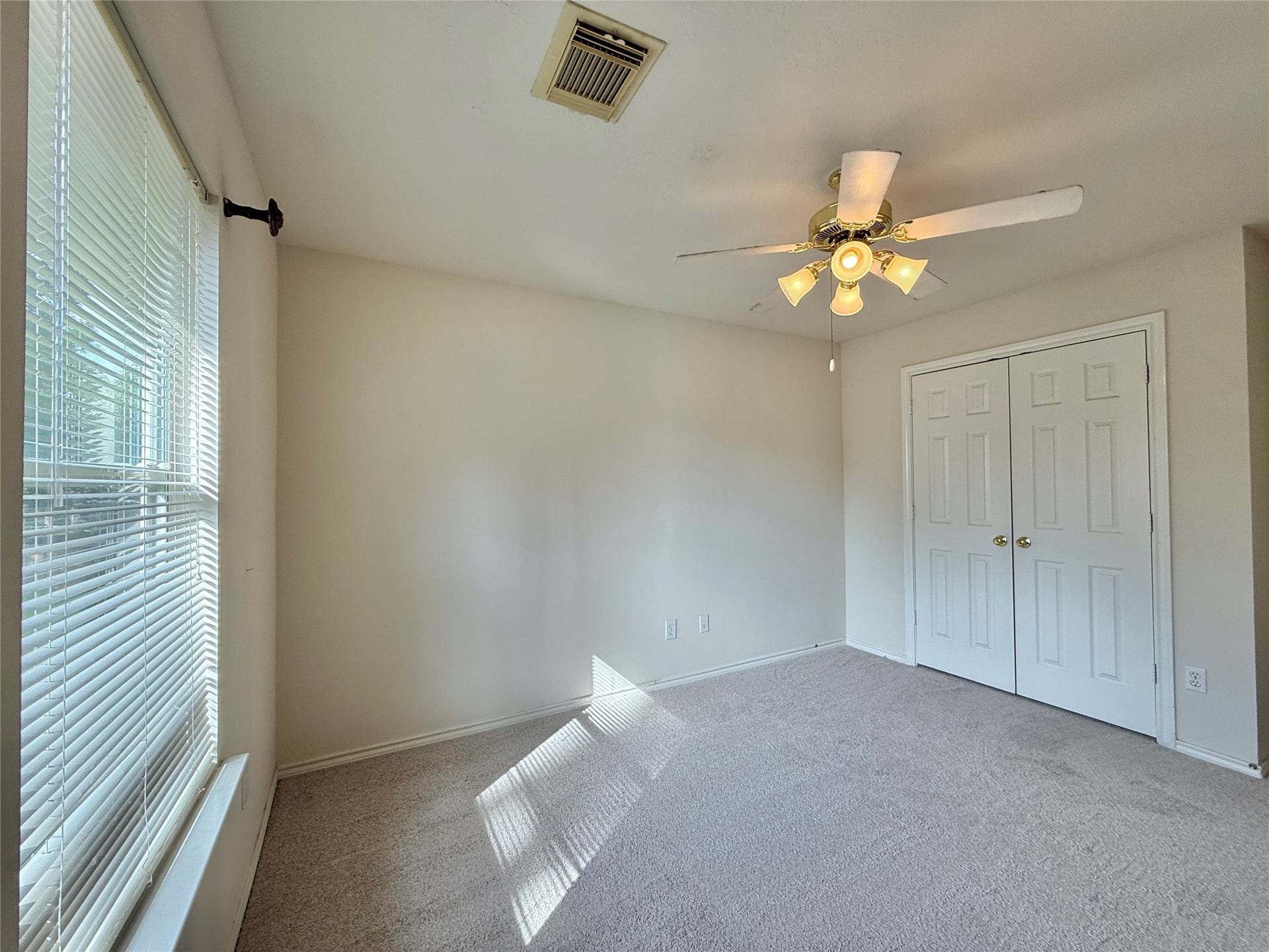 110 S Merryweather Circle, The Woodlands, TX 77384 110 S Merryweather Circle, The Woodlands, TX 77384