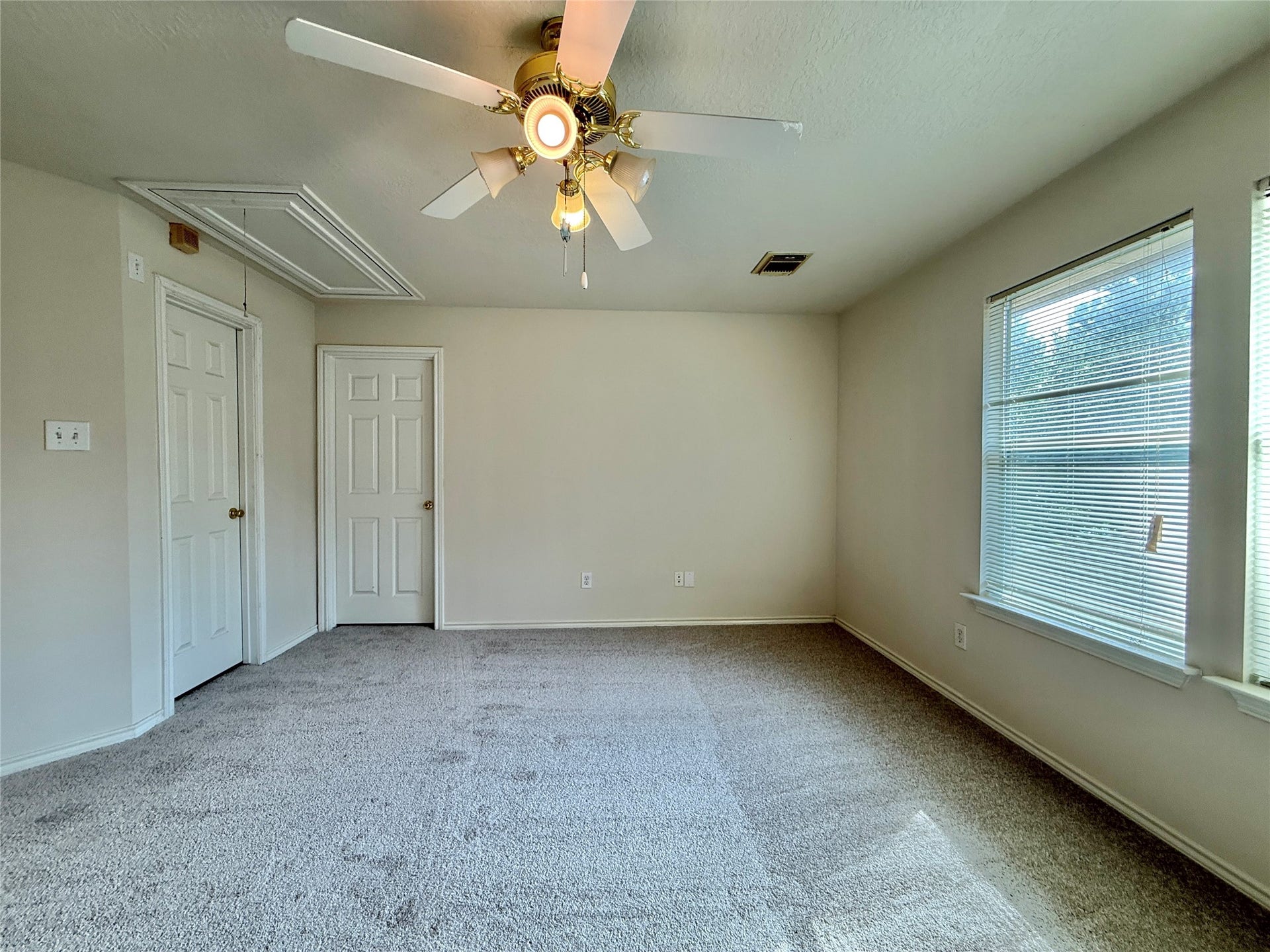 110 S Merryweather Circle, The Woodlands, TX 77384 110 S Merryweather Circle, The Woodlands, TX 77384
