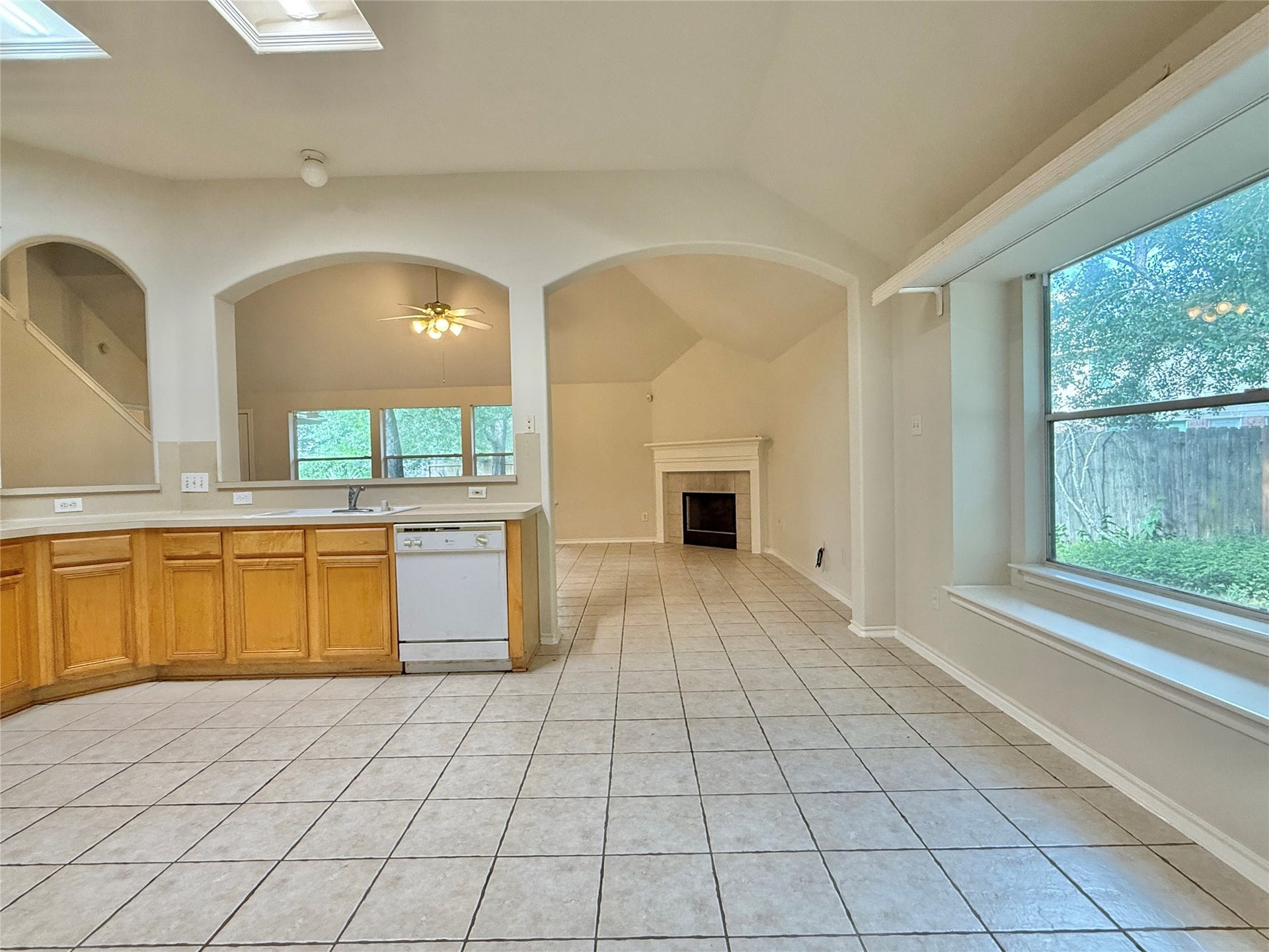 110 S Merryweather Circle, The Woodlands, TX 77384 110 S Merryweather Circle, The Woodlands, TX 77384