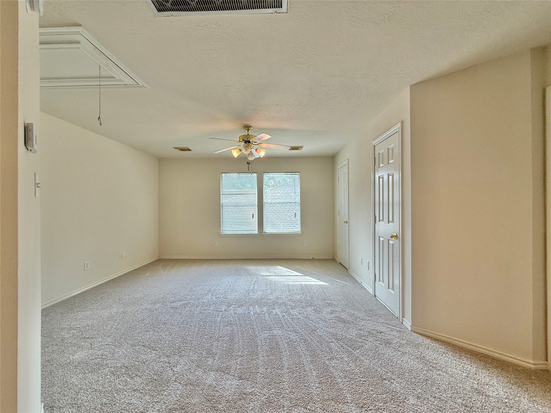 110 S Merryweather Circle, The Woodlands, TX 77384 110 S Merryweather Circle, The Woodlands, TX 77384