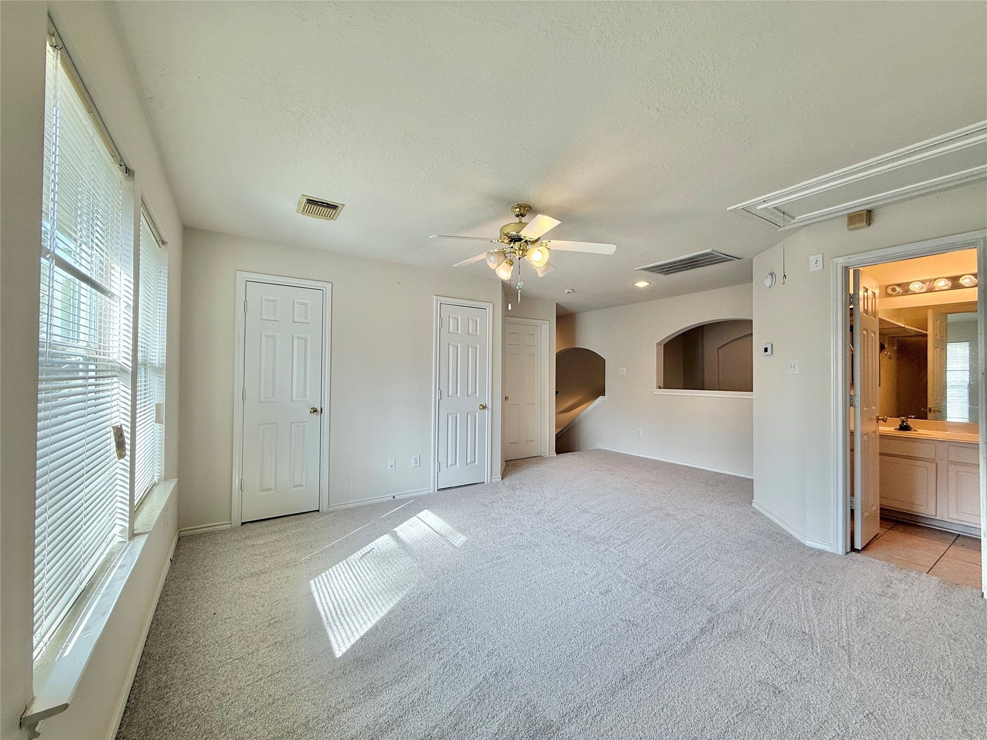 110 S Merryweather Circle, The Woodlands, TX 77384 110 S Merryweather Circle, The Woodlands, TX 77384
