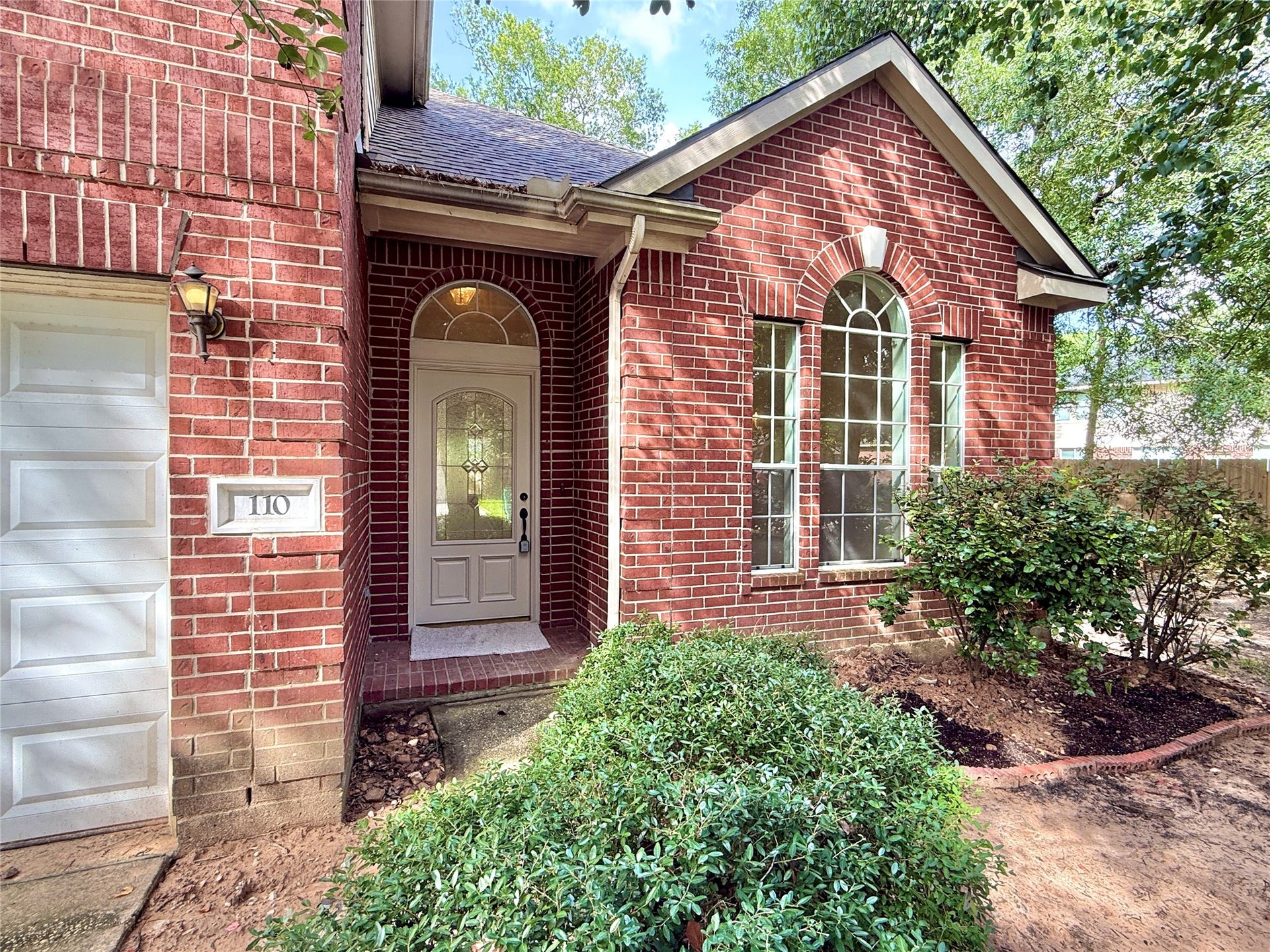 110 S Merryweather Circle, The Woodlands, TX 77384 110 S Merryweather Circle, The Woodlands, TX 77384
