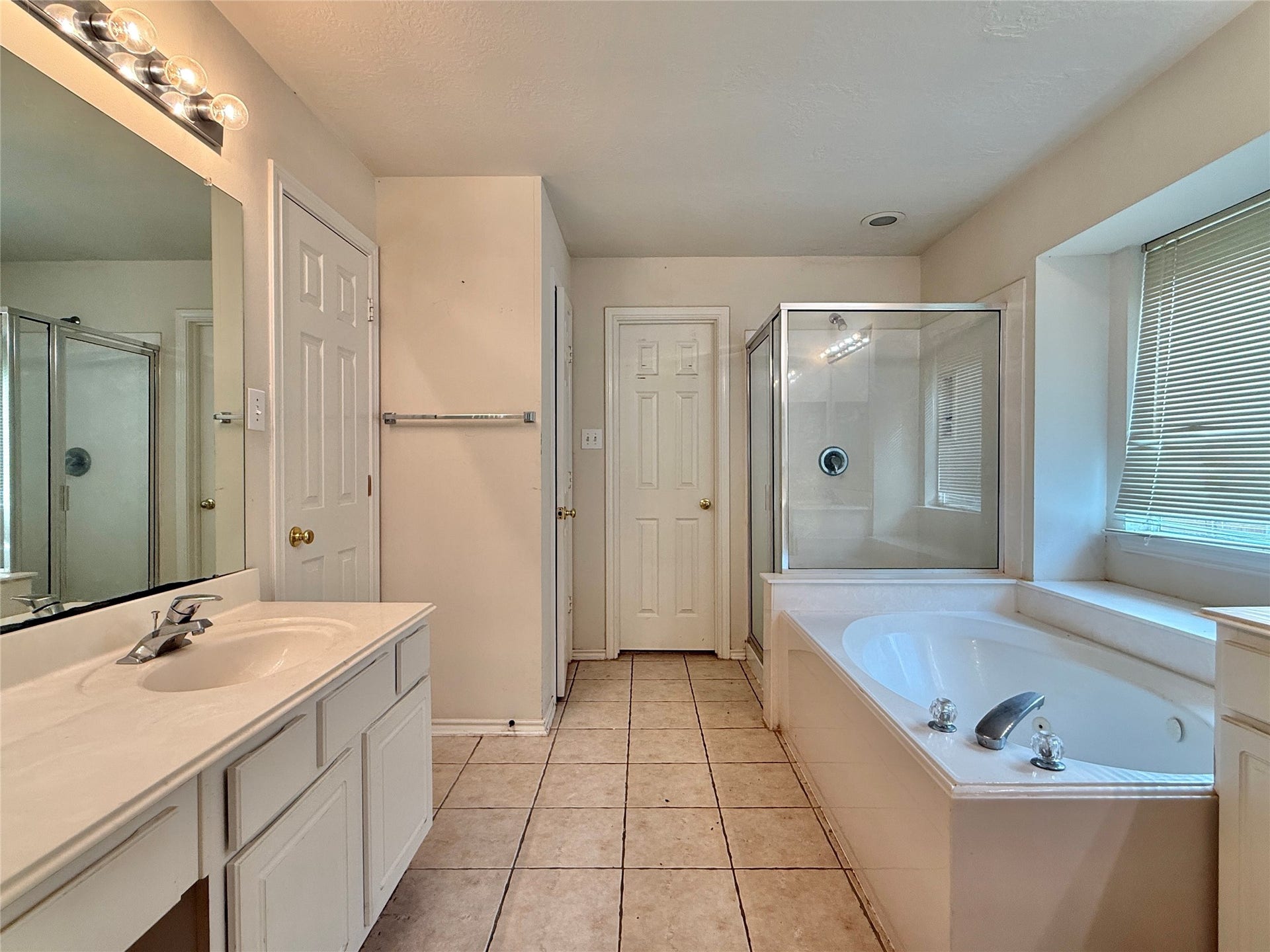 110 S Merryweather Circle, The Woodlands, TX 77384 110 S Merryweather Circle, The Woodlands, TX 77384