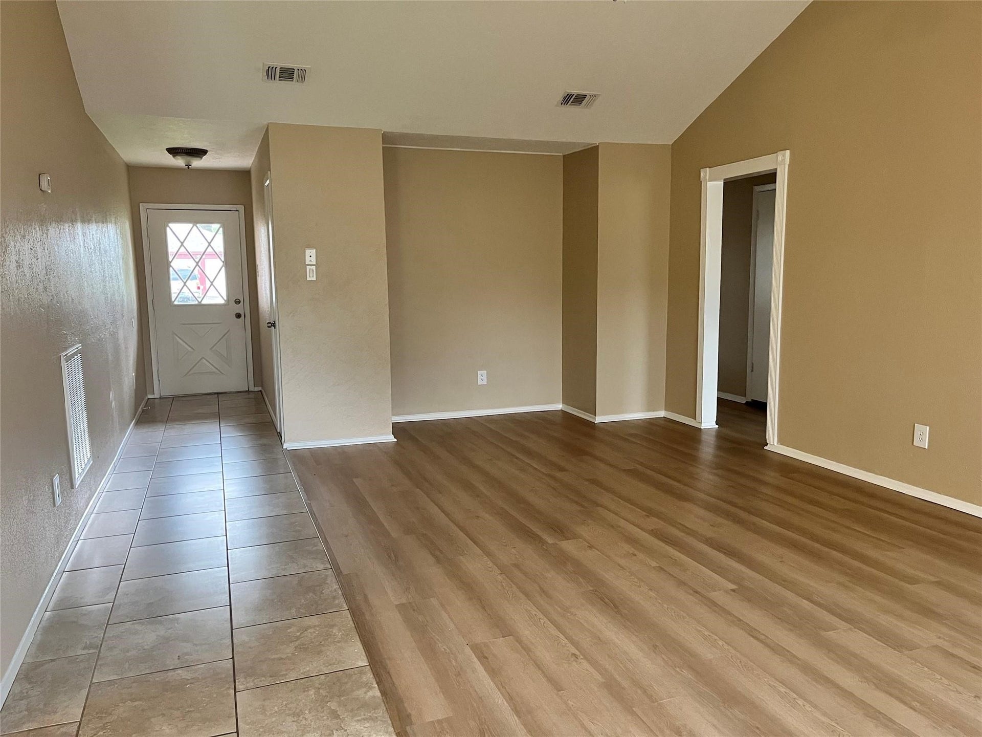 9910 Stonemont Road, La Porte, TX 77571 9910 Stonemont Road, La Porte, TX 77571
