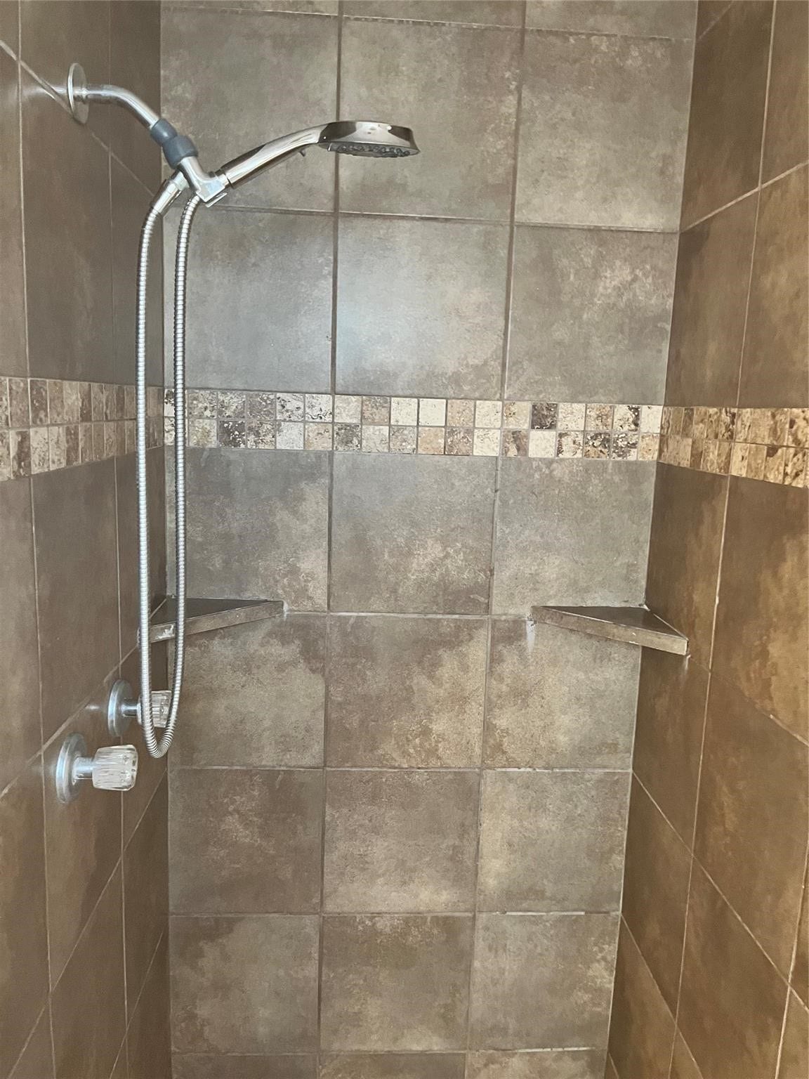 9910 Stonemont Road, La Porte, TX 77571 9910 Stonemont Road, La Porte, TX 77571
