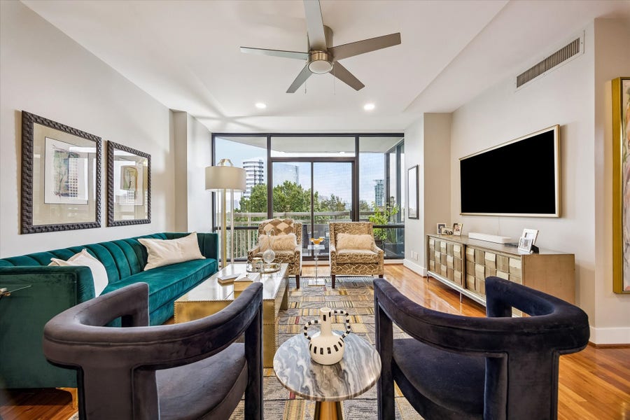 Property photo for 15 Greenway Plaza, #6C, Houston, TX