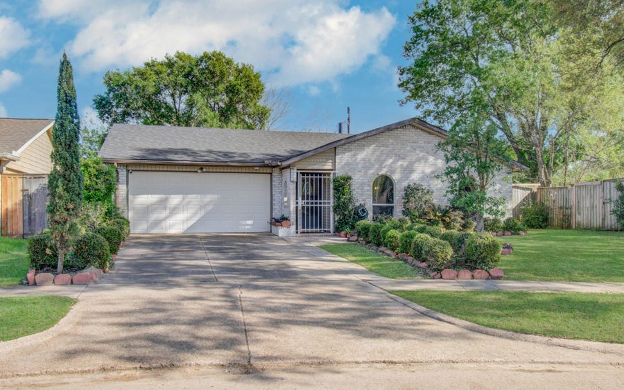 Property photo for 16603 Great Glen Drive, Houston, TX