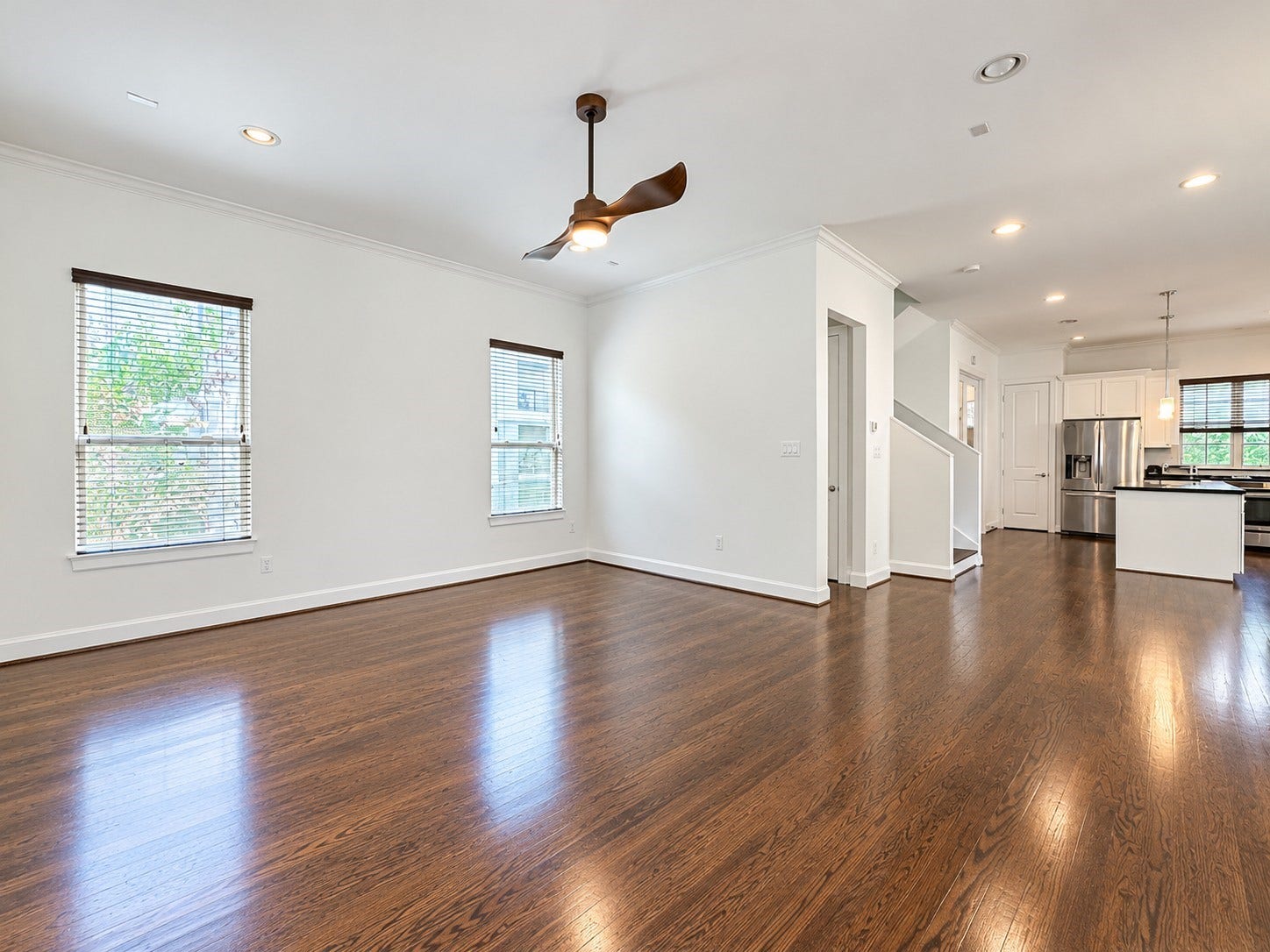 2 Hermann Park Court, Houston, TX 77021 Living Room