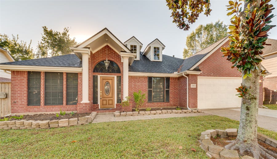 Property photo for 2311 Piney Woods Drive, Pearland, TX