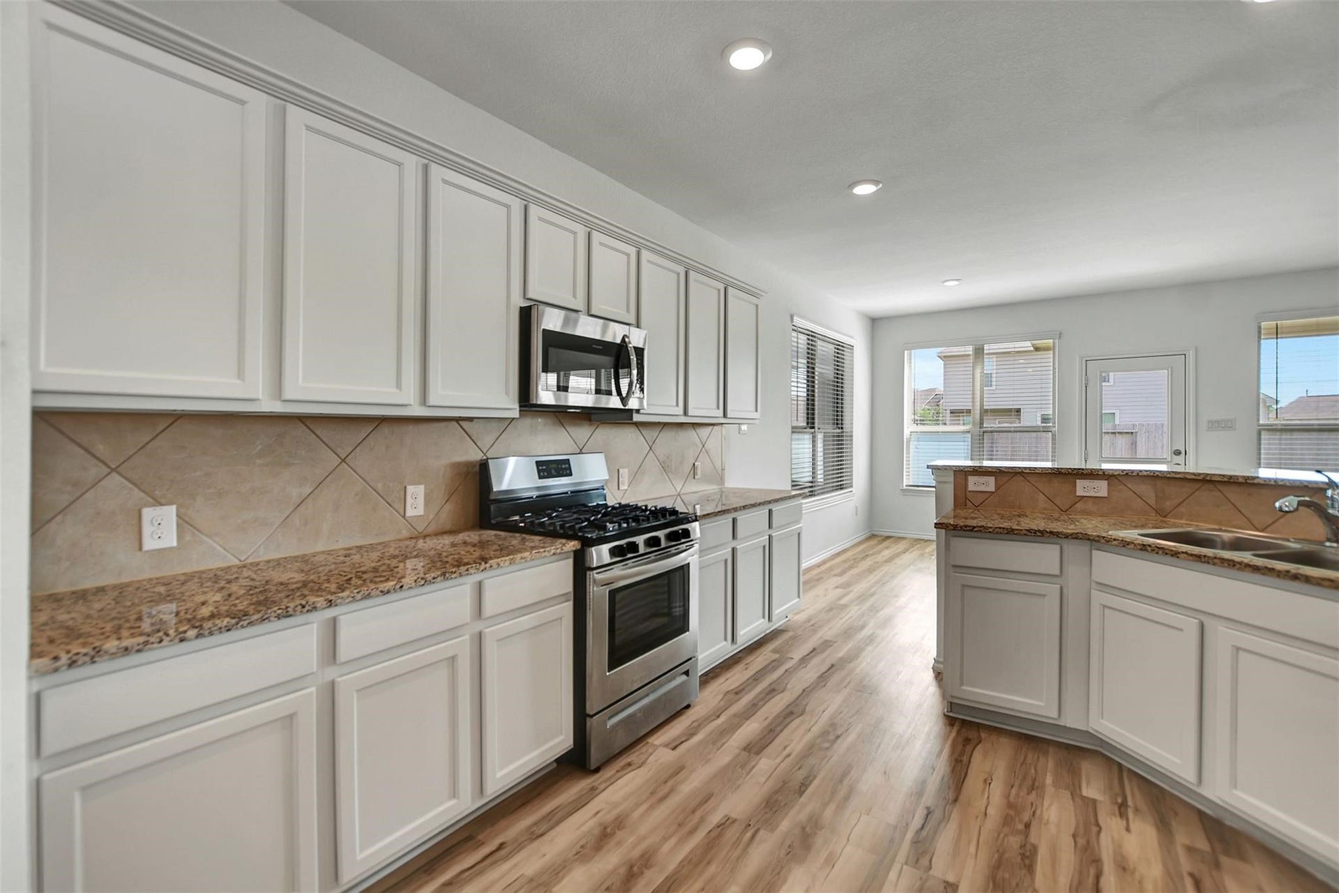 4327 Oakdale Mist Drive, Dickinson, TX 77539 4327 Oakdale Mist Drive, Dickinson, TX 77539
