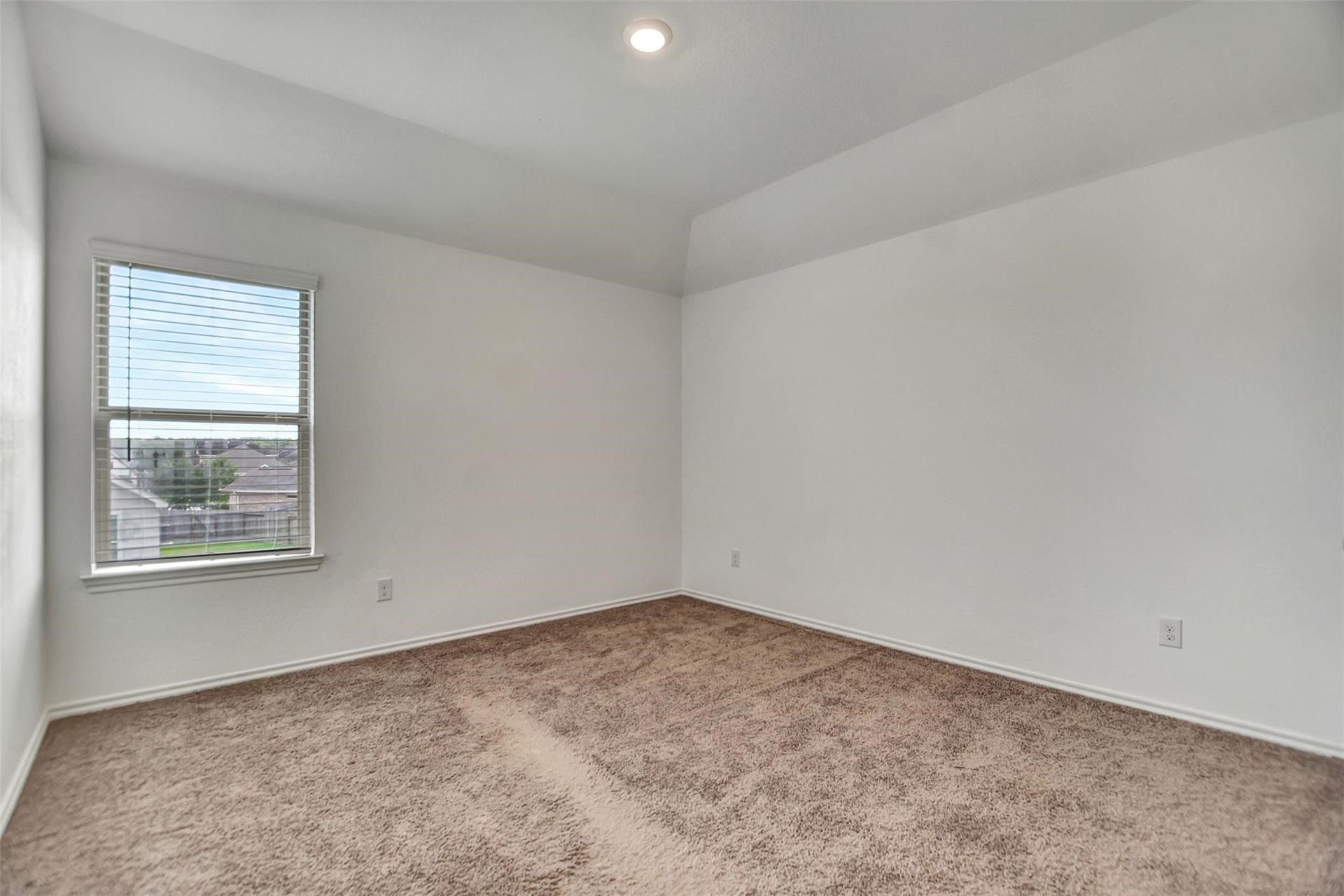 4327 Oakdale Mist Drive, Dickinson, TX 77539 4th Bedroom Located Upstairs