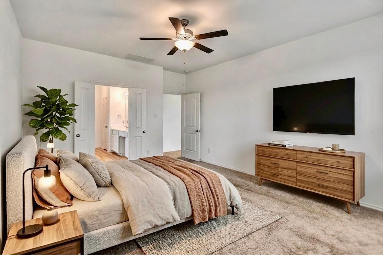 4327 Oakdale Mist Drive, Dickinson, TX 77539 Virtually Staged